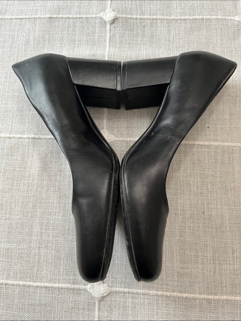 Naturalizer Black Leather Round-Toe Heels - Picture 3 of 5